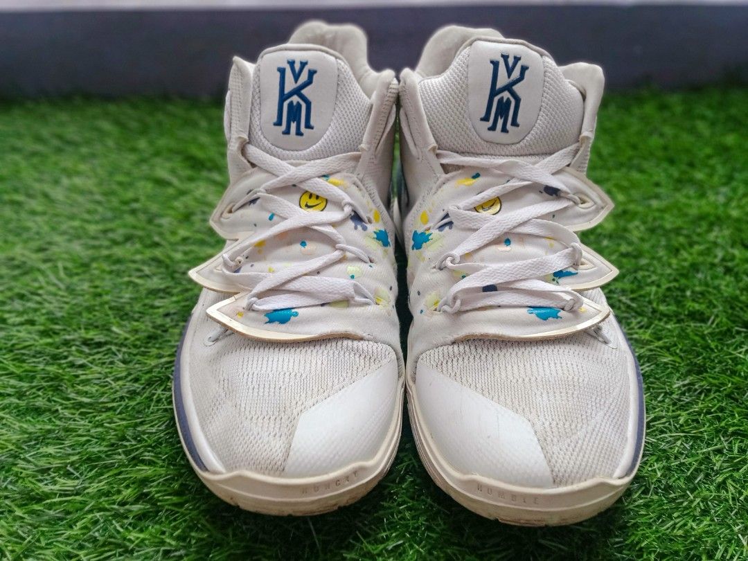 Kyrie 5 Fashion Olah Raga Perlengkapan Olahraga Lainnya di Carousell
