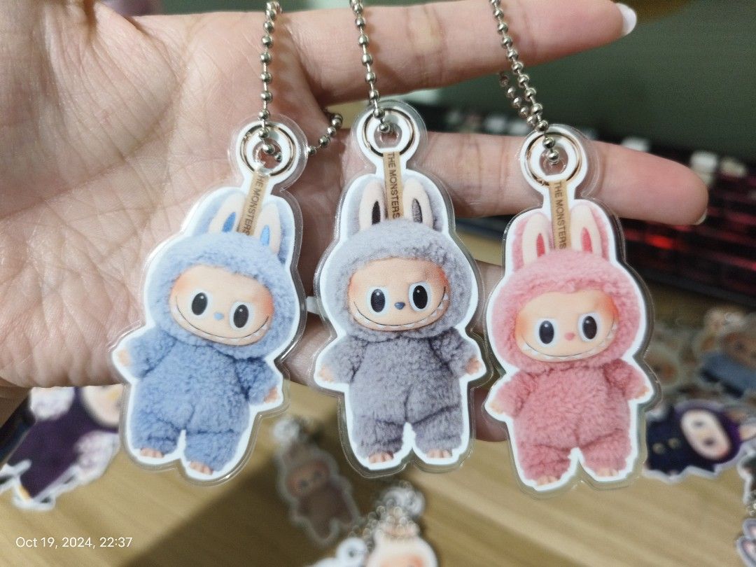 Laminated photo keychains store