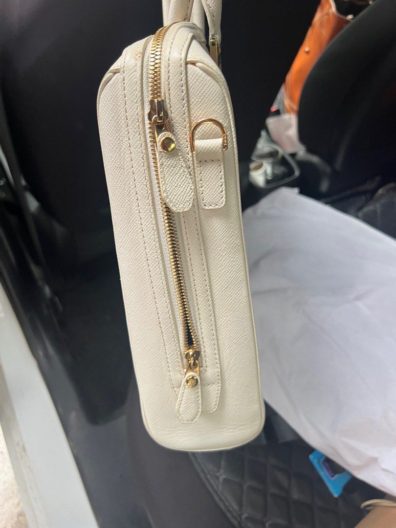 MCM Laptop bag (Category: Luxury Bags & Wallets) located in Manila. Submitted by bagrx (Listing ID 1331951209, Image 2). Description: with provided strap.