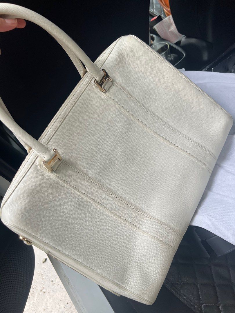 MCM Laptop bag (Category: Luxury Bags & Wallets) located in Manila. Submitted by bagrx (Listing ID 1331951209, Image 3). Description: with provided strap.