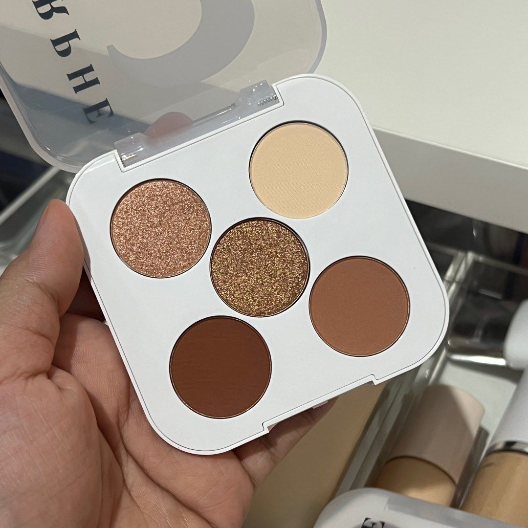 Morphe 2 - Ready in 5 Eyeshadow Palette (Category: Makeup) located in Bulacan. Submitted by best_thrifty (Listing ID 1332083801, Image 2). Description: Morphe 2 Eyeshadow Palette MALIBU Palette • Brand New • Never swatched, just stocked in my vanity drawer • 450php - no box FROM HAWAII WITH LOVE Palette • Used three time only • 400php - slightly negotiable RFS: Decluttering .