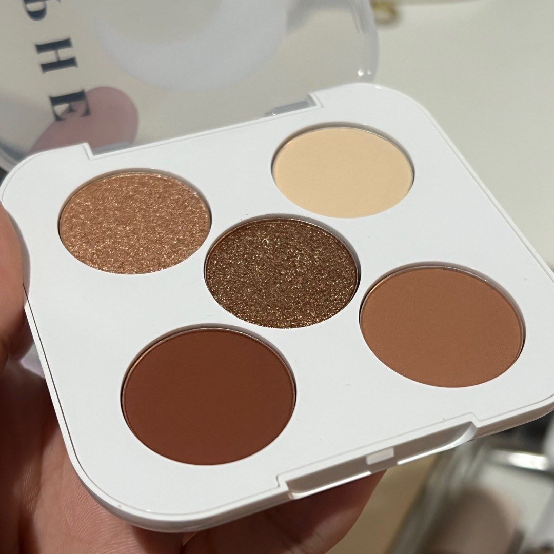 Morphe 2 - Ready in 5 Eyeshadow Palette (Category: Makeup) located in Bulacan. Submitted by best_thrifty (Listing ID 1332083801, Image 3). Description: Morphe 2 Eyeshadow Palette MALIBU Palette • Brand New • Never swatched, just stocked in my vanity drawer • 450php - no box FROM HAWAII WITH LOVE Palette • Used three time only • 400php - slightly negotiable RFS: Decluttering .