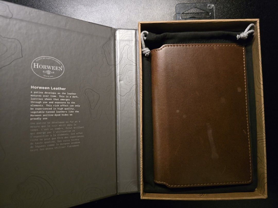 Nomad passport wallet - Modern edition (Category: Wallets & Card Holders) located in Cavite. Submitted by aaronrendyl21 (Listing ID 1331908750, Image 1). Description: With box and Dust bag Some stains and scratches on the front and back.