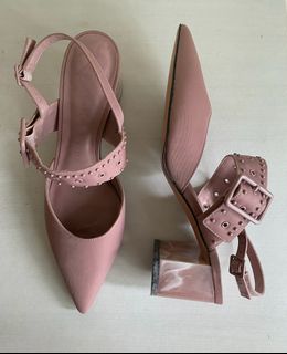 Low rise heels shop