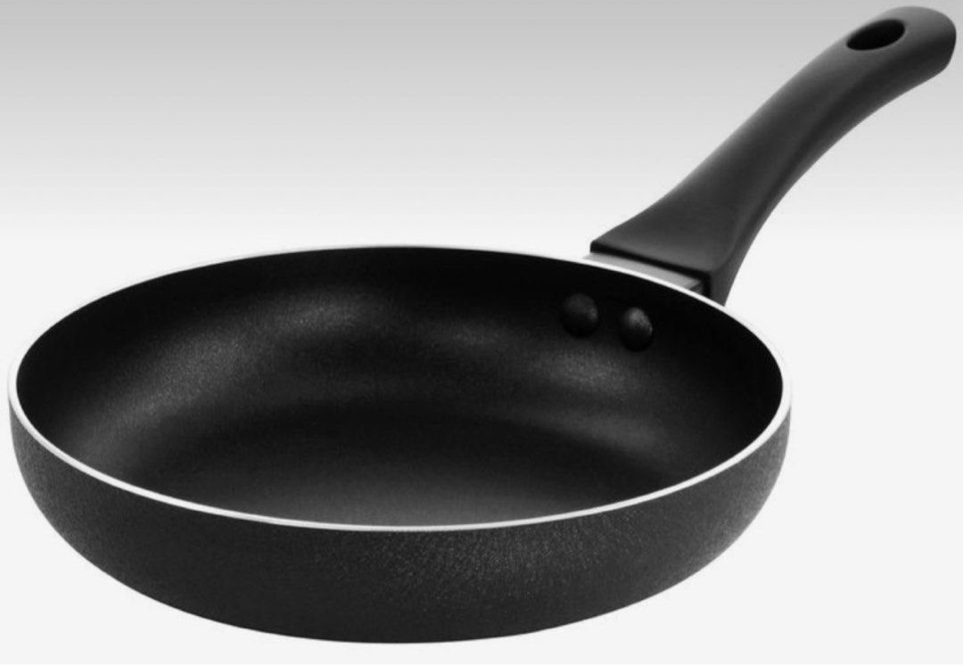 Original oster non stick frying pan (Category: Cookware & Accessories) located in Pasay City. Submitted by chesiel (Listing ID 1331945837, Image 1). Description: The Oster Ashford 12inch non stick aluminum frying pan is a great every day essential pan for preparing one person meals and heating up smaller portions. Get to cooking with lower fat options with the non stick interior coating that is easy food release and clean up. Ergonomic Bakelite h