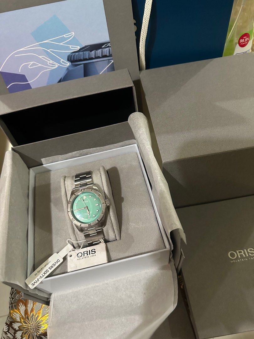 Oris Divers 65 Cotton Candy / Tiffany (Category: Luxury Watches) located in Las Pinas. Submitted by ronaldbalicuds (Listing ID 1332093452, Image 1). Description: Oris Diver 65 Cotton Candy / Tiffany Dial Brandnew / Complete Complete with box double / receipt and all papers rfs : will use the pink one instead.