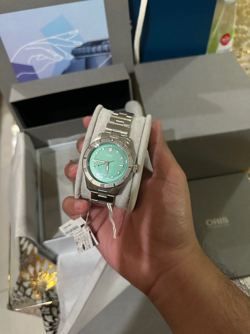 Oris Divers 65 Cotton Candy / Tiffany (Category: Luxury Watches) located in Las Pinas. Submitted by ronaldbalicuds (Listing ID 1332093452, Image 3). Description: Oris Diver 65 Cotton Candy / Tiffany Dial Brandnew / Complete Complete with box double / receipt and all papers rfs : will use the pink one instead.