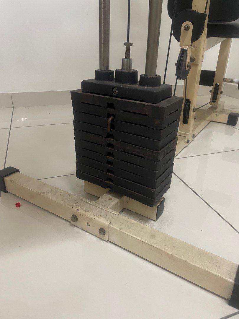 Power Train Machine (Category: Cardio & Fitness Machines) located in Puchong. Submitted by 3330mk (Listing ID 1331962575, Image 3). Description: Seldom used. No functional defect, just old model..