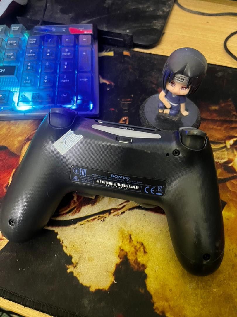Ps4 bluetooth controller (Category: PlayStation) located in Shah Alam. Submitted by greyvmelius (Listing ID 1331964353, Image 2). Description: copy high grade pakai sekali dua je tak main fifa dah controller sahaja 01154258525.