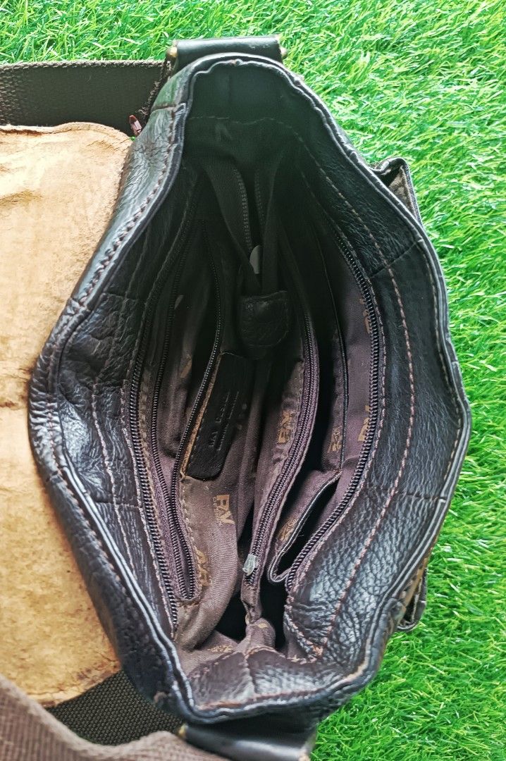 RAV DESIGN ORIGINAL CROSSBODY LEATHER SLING BAG