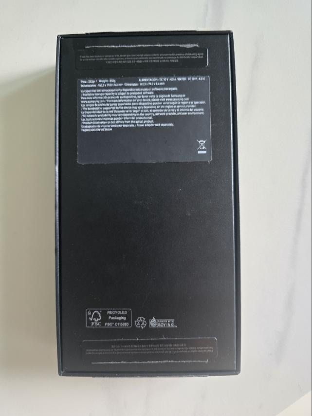 Samsung S24 Ultra (Category: Samsung) located in Quezon City. Submitted by istuffz (Listing ID 1331932705, Image 2). Description: hi im selling samsung s24 ultra 512gb titanium gray NTC unit / open line good as bnew unit complete set with full film protector front and back free 2 spare films for front screen.
