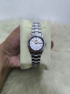 (Category: ) located in . Submitted by vprtimepieces (Listing ID 1331979326, Image 1). Description: .