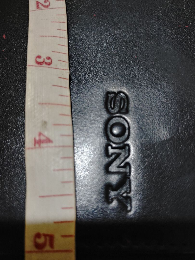 Sony Leather Pouch (Authentic) (Category: Other Gadgets) located in Quezon City. Submitted by ppaya (Listing ID 1331947411, Image 3). Description: Sony Leather Zipper Case for "Professional Media" See measurements. Newly applied mink oil for water-resistance. Perfect for two large phones with thin power bank. De-cluttering. GCash Only. Pickup Only. Rider cost for buyer's account. 0935 8202060.