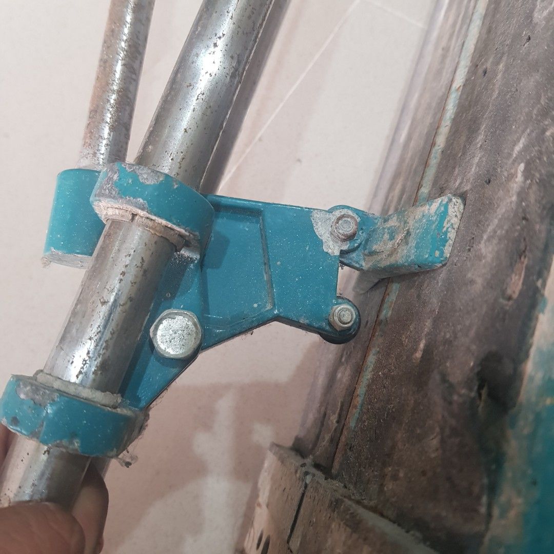 TOTAL Tile Cutter 81cm long (Category: Construction Tools & Equipment) located in Caloocan City. Submitted by storediscount (Listing ID 1332066285, Image 2). Description: used heavy duty long tile cutter used for 1 project what you see is what you get Nabili ng 1800.