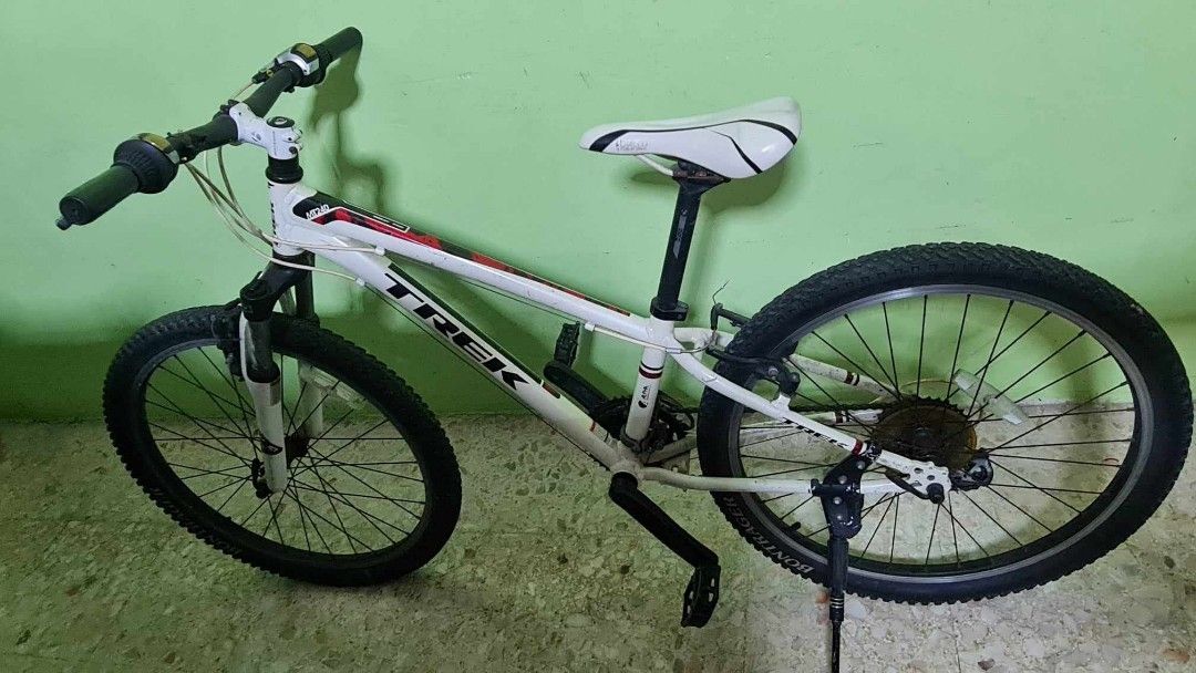 Trek mt 240 mountain bike on sale