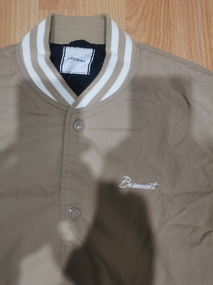 Varsity Jacket "Browny Brand" (Category: Coats, Jackets and Outerwear) located in Aringay. Submitted by ajwall (Listing ID 1331998351, Image 2). Description: Varsity Jacket Browny brand Size medium to large (20x27) Good conditon 180 only plus sf Please see my other listings, baka may magustuhan po kayo. Thanks.