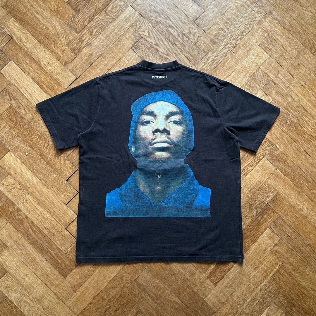 VETEMENTS Snoop Back print, Men's Fashion, Tops Sets, Tshirts