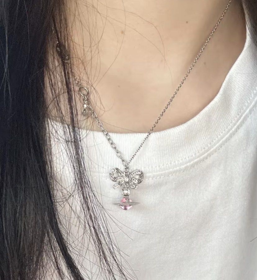 Vivienne Westwood Octavie Orb Necklace 白晶蝴蝶結透明球土星 Vivienne Westwood Octavie Orb Necklace 白晶蝴蝶結透明球土星
