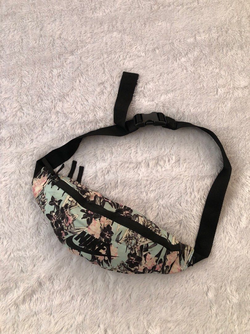 Waist Bag Nike Flowers Fesyen Pria Tas Dompet Lainnya di Carousell