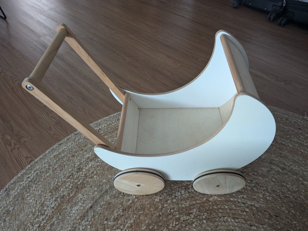 Moon doll pram outlet