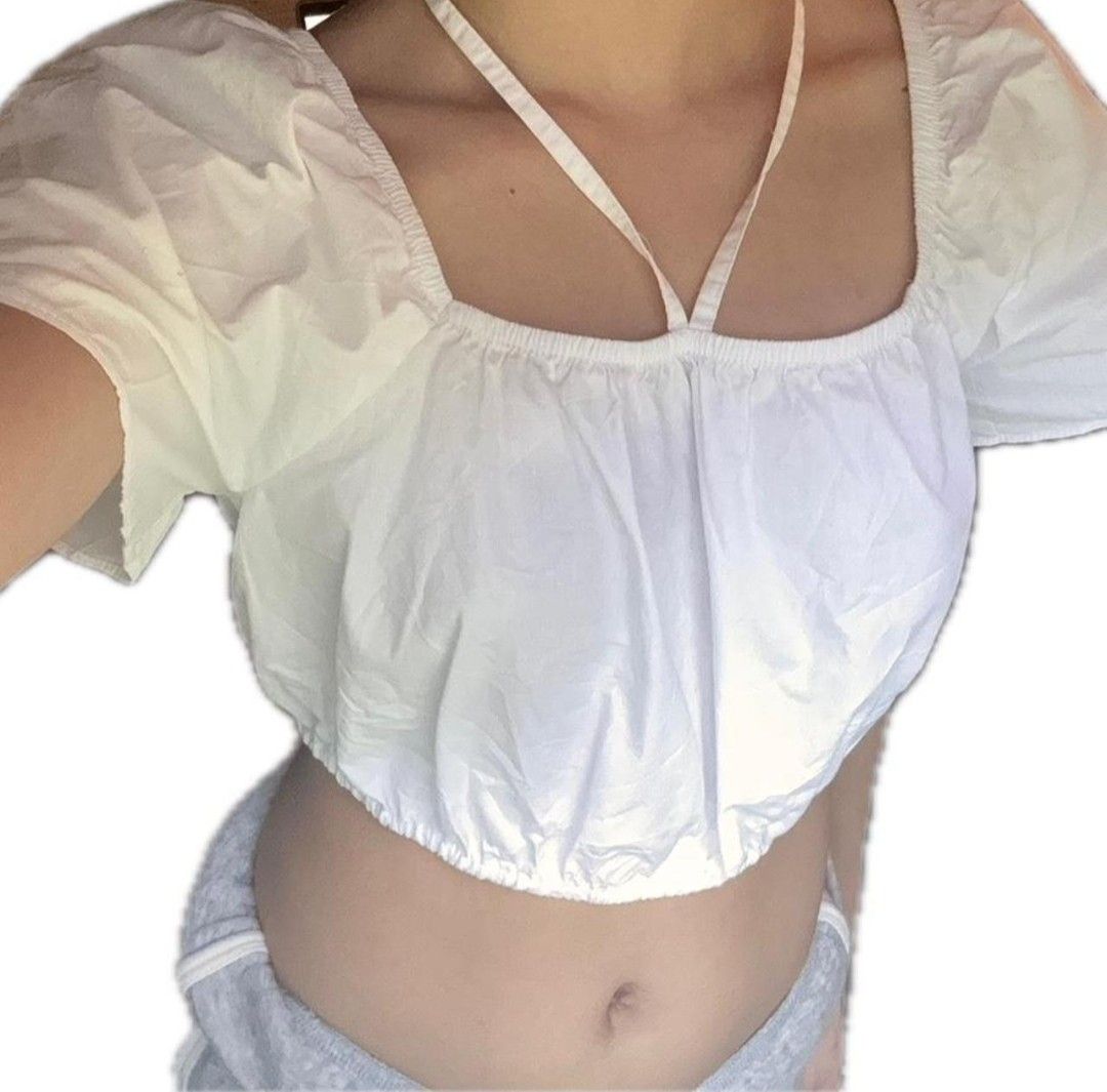 Zara Crop Top (Category: Others Tops) located in San Vicente. Submitted by modamorphosis (Listing ID 1332049882, Image 1). Description: From kid's section but can fit up to small 🌸.