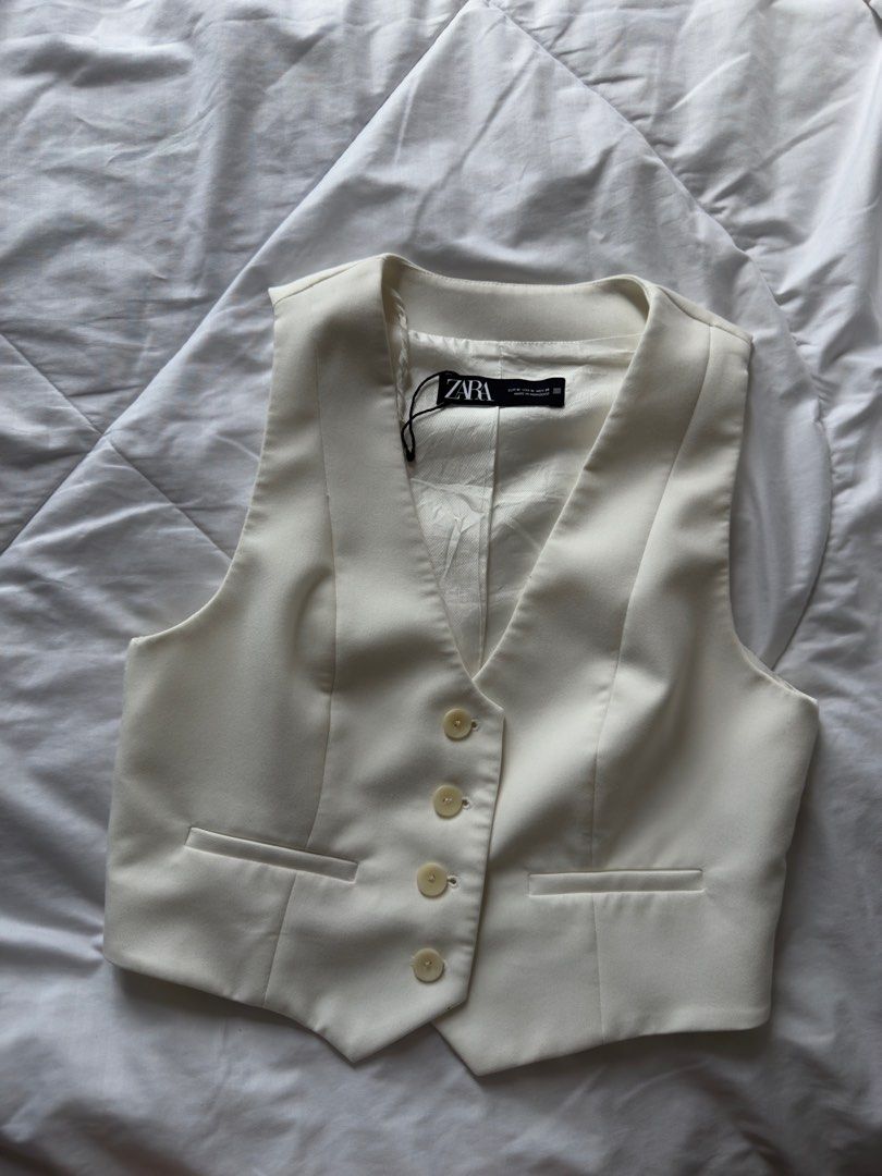 Zara Tailored Waistcoat (M) (Category: Others Tops) located in Mandaluyong City. Submitted by pln19 (Listing ID 1331927040, Image 2). Description: Bought for 2,400 used only once.