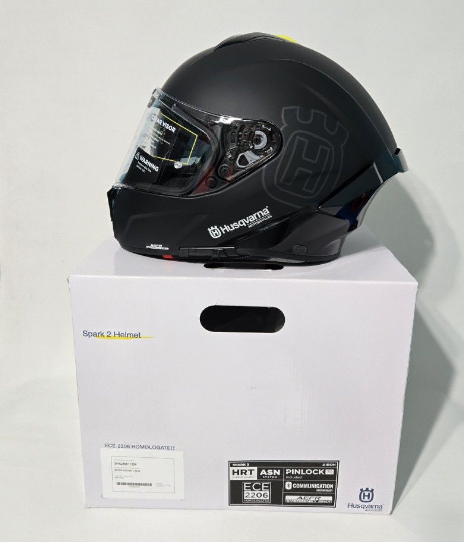 Husqvarna Airoh SPARK 2 HELMET Lサイズ。