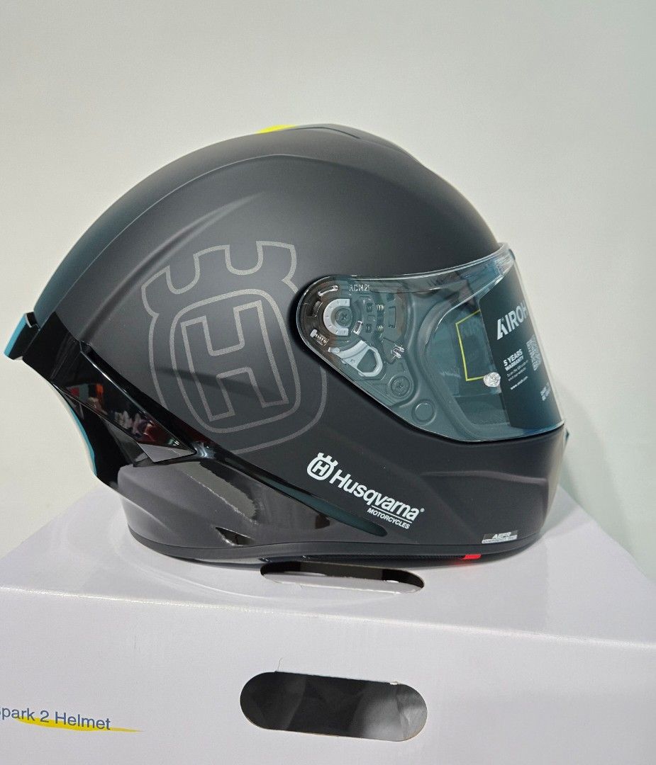 Husqvarna Airoh SPARK 2 HELMET Lサイズ。 Buy Airoh Spark 2 Zenith Red Gloss + Free Shipping! | 30% SALE!