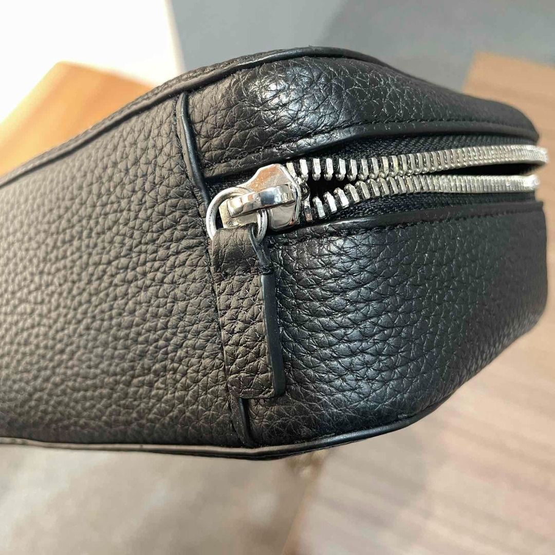 247006210 LACOSTE CHAIN BAG, Luxury, Bags & Wallets on Carousell