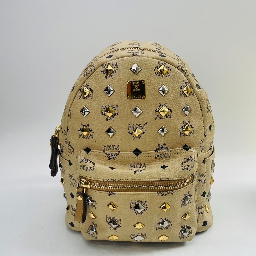 💋 MCM Visetos Small Stud Side Stark Backpack (Category: Luxury Bags & Wallets) located in Clarin. Submitted by myclosetph143 (Listing ID 1332152722, Image 1). Description: MCM Visetos Small Stud Side Stark Backpack Complete inclusions Guaranteed Authentic 💯 Like new 14,980p last price.
