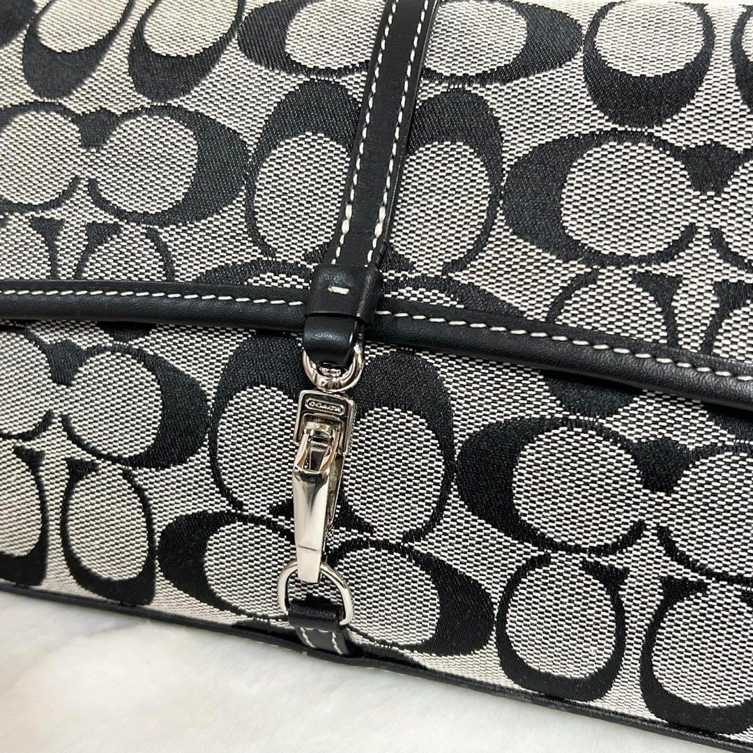 Coach demi vintage shoulder bag (Category: Shoulder Bags) located in Bulacan. Submitted by bagify (Listing ID 1332141986, Image 2). Description: ‼️ SALE ‼️ Rare Demi Shoulder Bag Unused. Like new! 5,499 ONLY On hand ready to ship Perfect on the go bag! Usong uso mga vintage bags ngayon 🖤.
