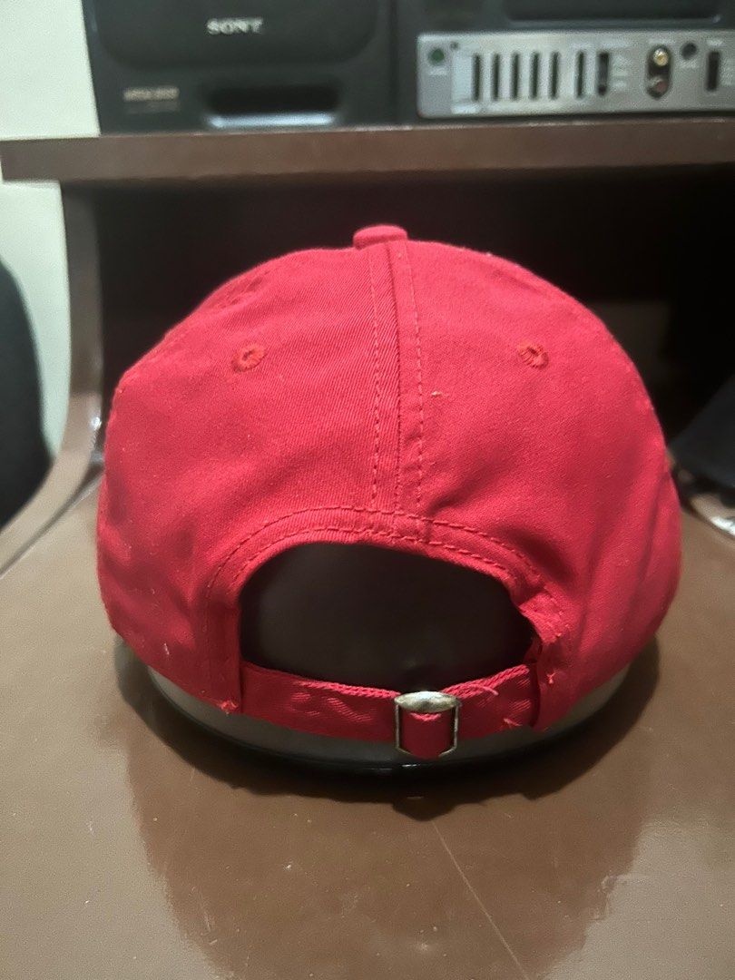 Converse Cap (Category: Cap & Hats) located in Shah Alam. Submitted by loyalbynaq (Listing ID 1332250721, Image 2). Description: Condition tak pernah pakai. .