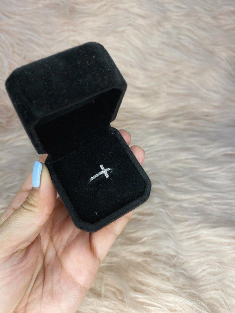 Cross Ring (Category: Rings) located in Singapore. Submitted by authenticdiamonds (Listing ID 1332247464, Image 3). Description: Cross Ring White Gold 0.170 Carats Natural Mined Diamonds 18k White Gold Hongkong Setting 1.5 grams.