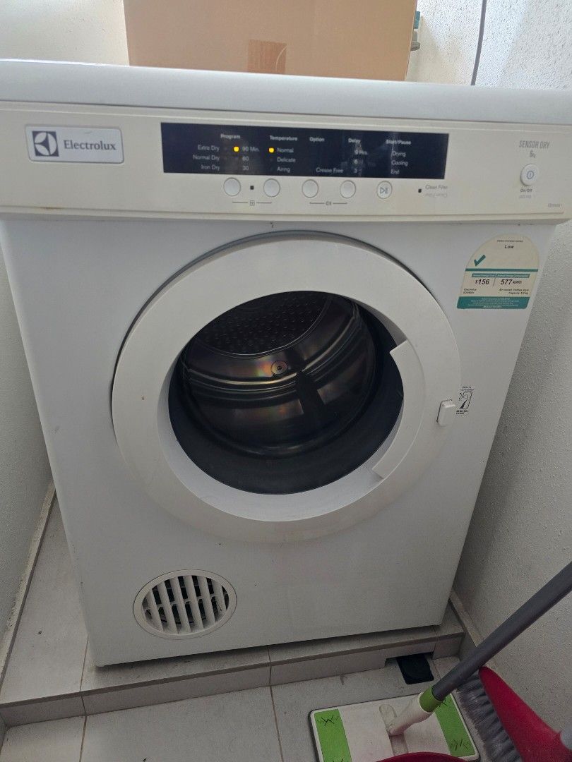 Electrolux clothes dryer, TV & Home Appliances, Washing Machines and