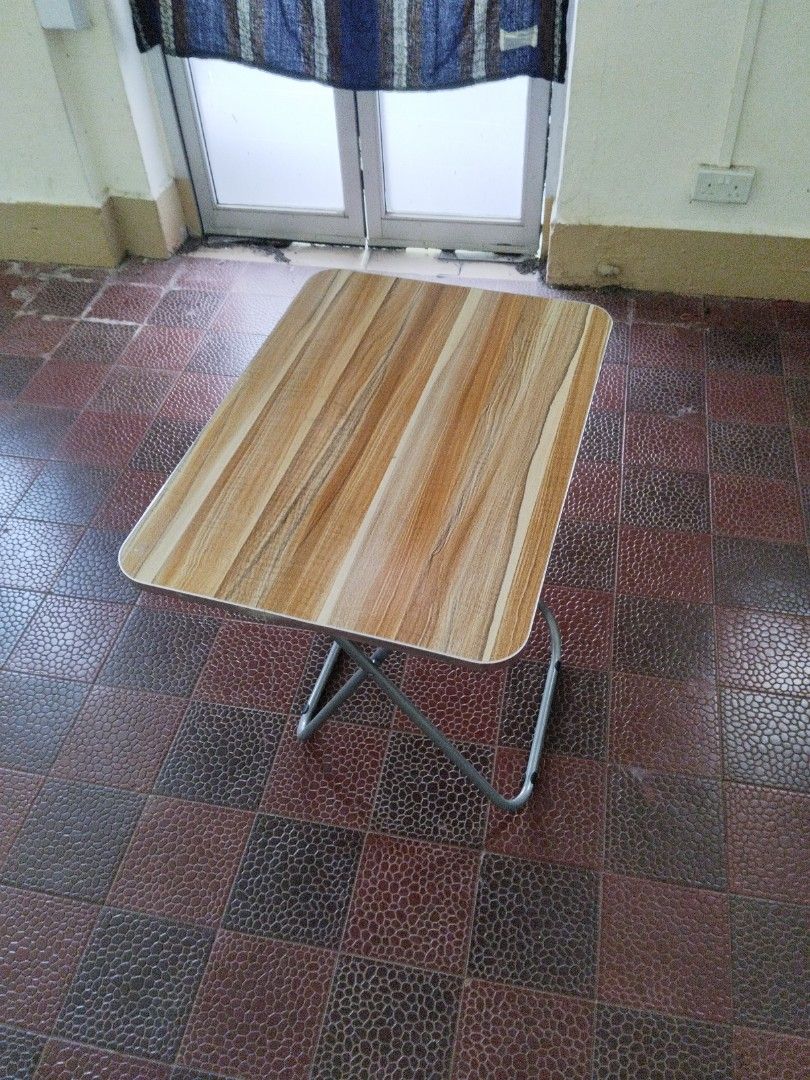 Foldable Table (Category: Tables & Sets) located in Singapore. Submitted by chrislexi009559 (Listing ID 1332170175, Image 1). Description: .