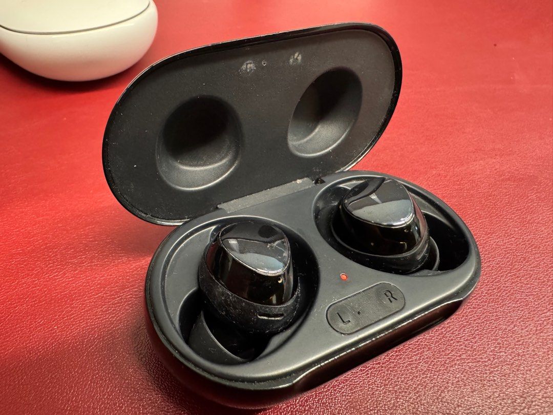 Galaxy buds+ black (Category: Earphones) located in Manila. Submitted by levinc (Listing ID 1332110967, Image 1). Description: Rfs:upgraded Battery condition is still good.
