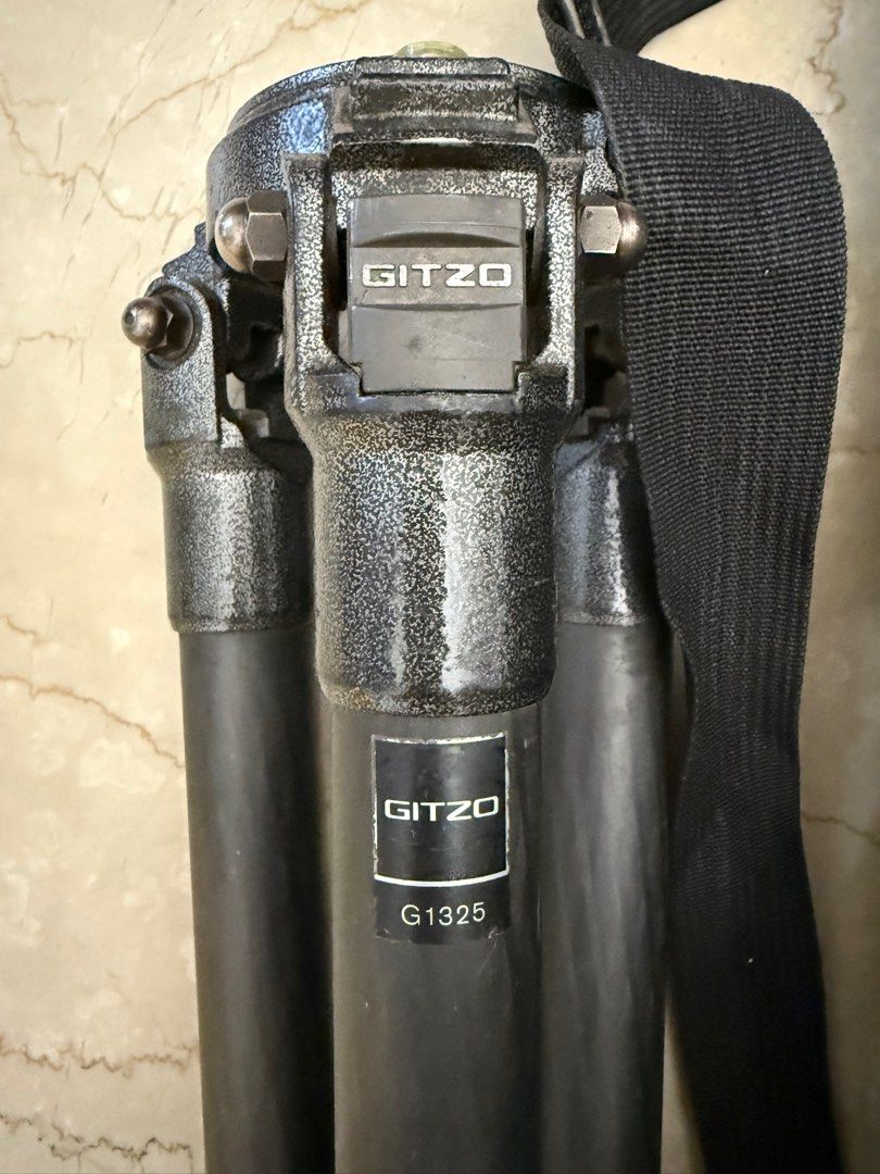 Gitzo Mountaineer carbon fiber tripod legs G132562863070876930110