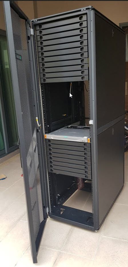 HP 42U Server Rack with 2 PDU unit, Computers & Tech, Parts ...