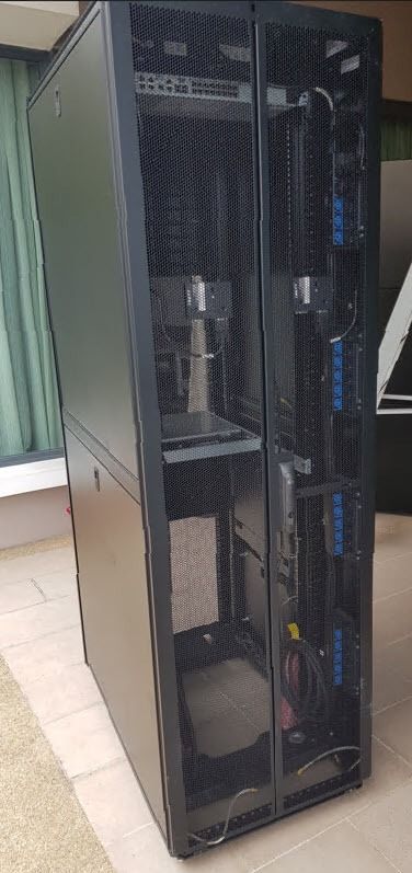 HP 42U Server Rack with 2 PDU unit, Computers & Tech, Parts ...