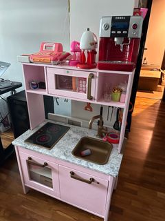 (Category: ) located in . Submitted by bakewithlove77 (Listing ID 1332170607, Image 1). Description: .