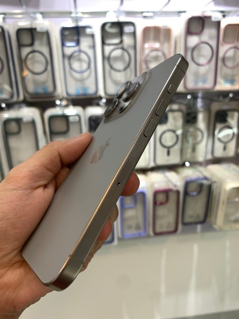iPhone 15 pro (256gb) (Category: iPhone 15 Series) located in Manila. Submitted by arzillah (Listing ID 1332198855, Image 2). Description: iPhone 15 Pro 256gb 87% bh 582 cycle count Factory unlock Hk variant Dual sim Slightly use No issue All working Open for COD/COP + SF Manila area (sameday delivery) Province area (via LBC) required DP to avoid cancellations Physical store: Greenhills Shopping Center, 2ndfloor Contact#: 09482217224 Page: Arzill