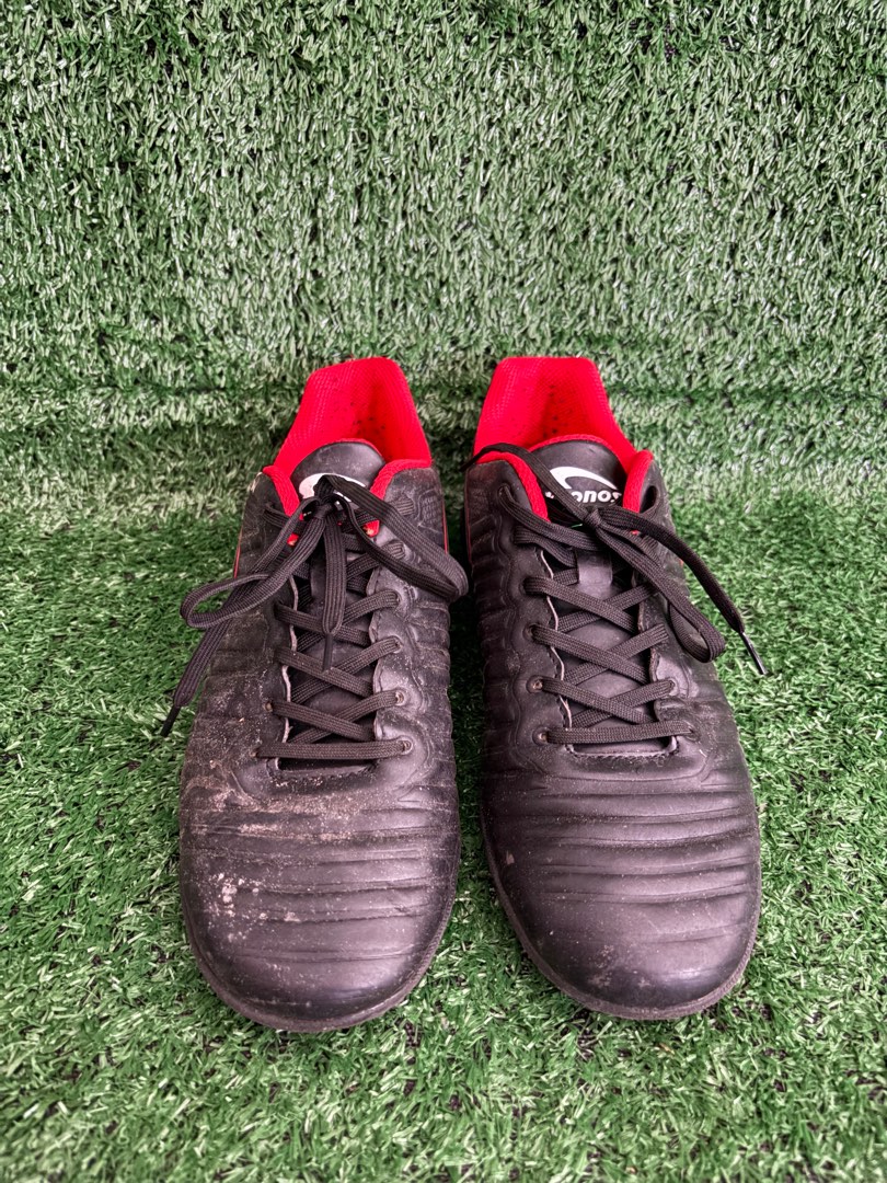 kasut futsal kronos