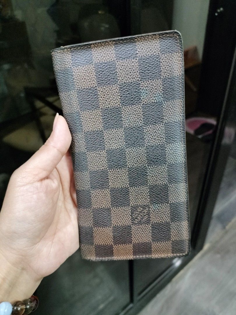 Louis Vuitton Project Wallet (Category: Luxury Bags & Wallets) located in Mabalacat. Submitted by chiccharmbymitch (Listing ID 1332103184, Image 1). Description: .