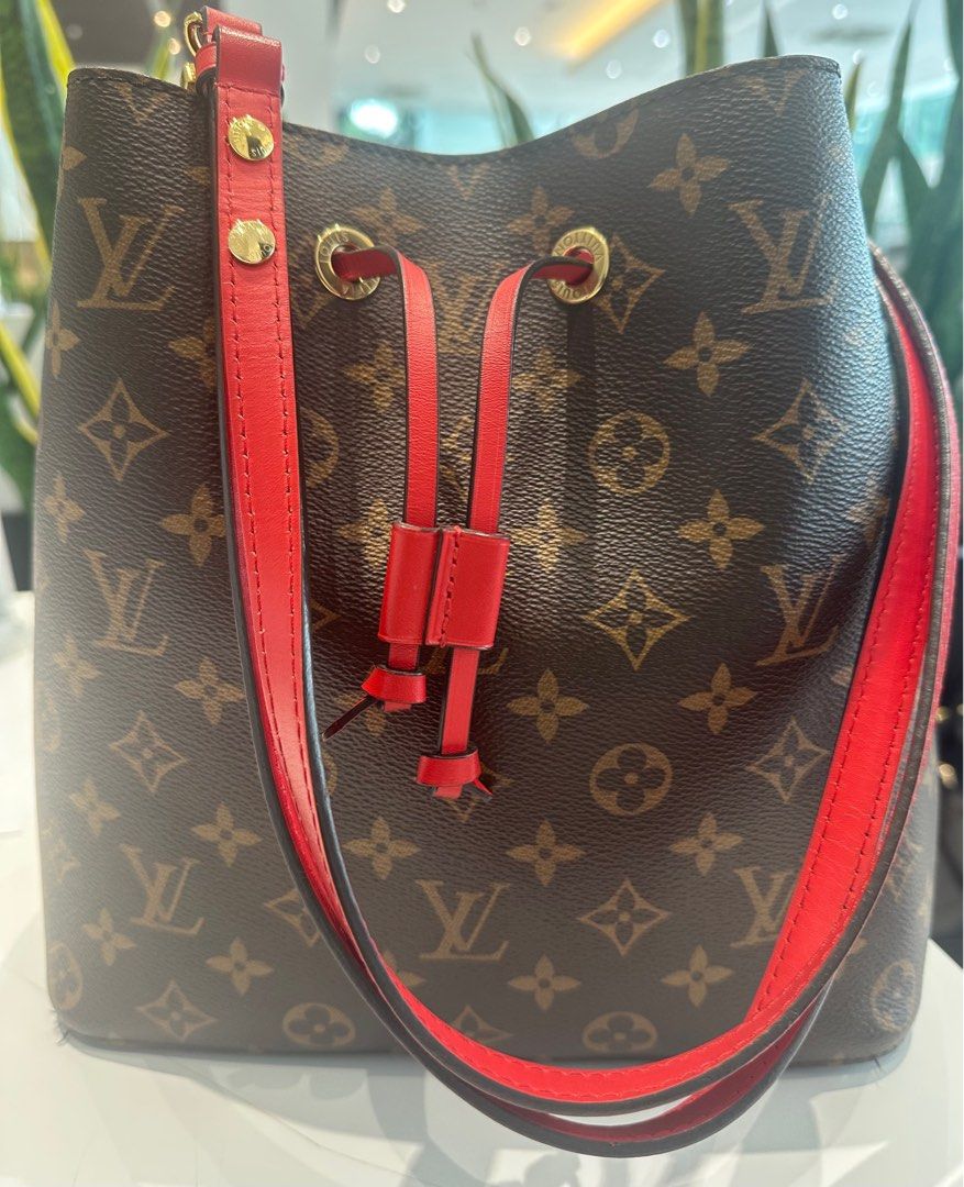 Lv Neo Noe (Category: Luxury Bags & Wallets) located in Marikina City. Submitted by authenticluxe_ph (Listing ID 1332127645, Image 1). Description: 100% Original/authentic LV Neo Noe money back guarantee with box,paper bag, dustbag and receipt microchiped already very good condition but with some penmarks that’s why decided to reduced the price..
