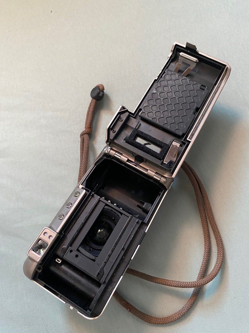 Minolta Film camera (Category: Cameras) located in Baguio. Submitted by chelstoneo05679 (Listing ID 1332224703, Image 3). Description: Buy as is no battery kaya hindi pa natest issue; mahirap isara.