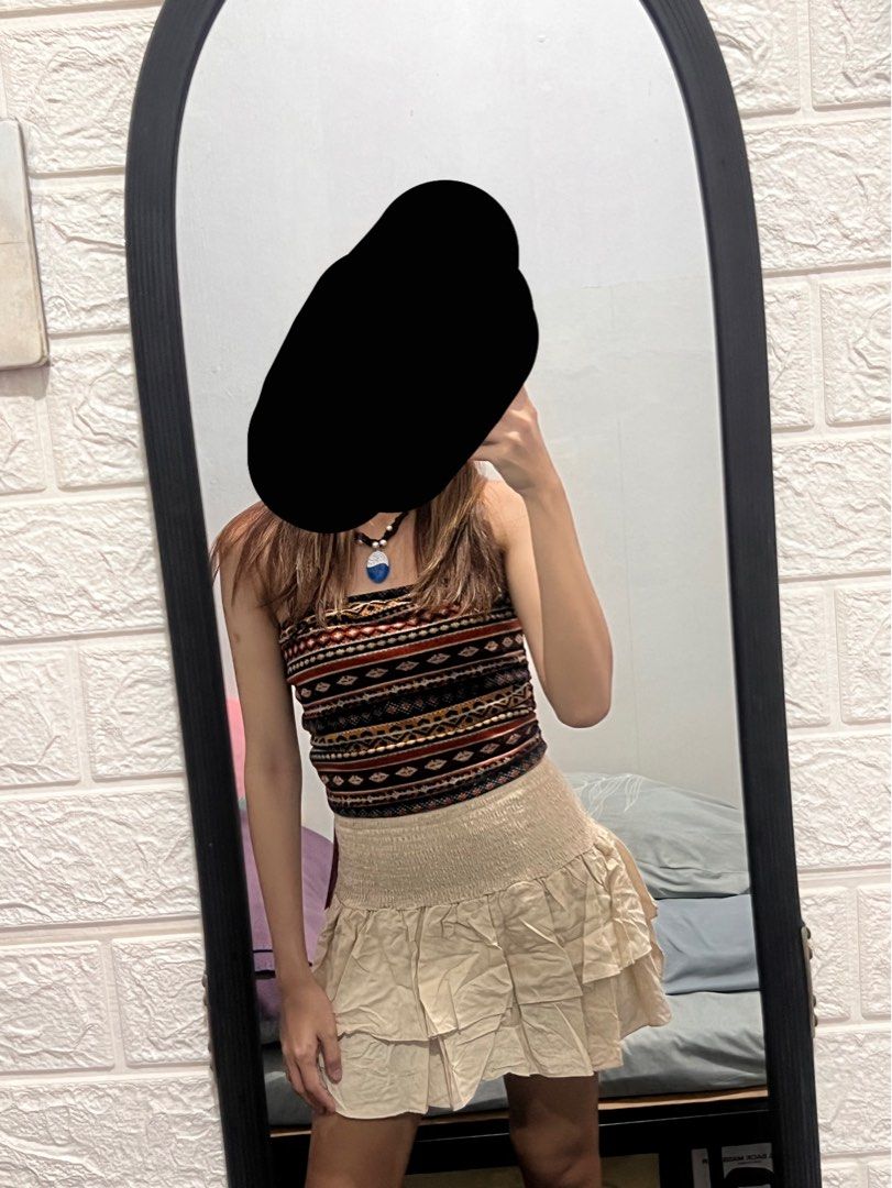moana inspired outfit (Category: Sets or Coordinates) located in Pasig City. Submitted by _heysissy (Listing ID 1332267869, Image 2). Description: inclusions: necklace flower clip skirt (size petite XS) tube (size S) .