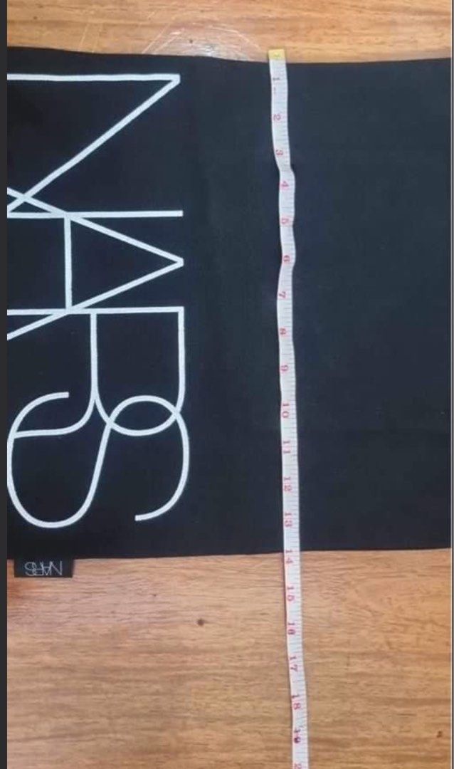 NARS SHOULDER BAG BLACK (Category: Makeup) located in San Juan City. Submitted by cashfrancefashioncosmetics_ph (Listing ID 1332276024, Image 3). Description: ‼️N SHOULDER BAG SIZE IS POSTED COLOR BLACK 📌550 .