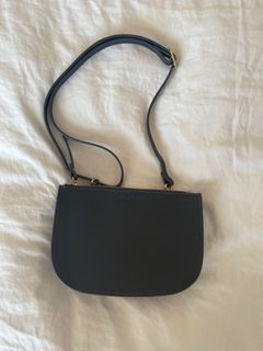 （分類：）位於 。 由 ooopsouch 提交（商品編號 1332126192，圖片 1）。簡介： 。