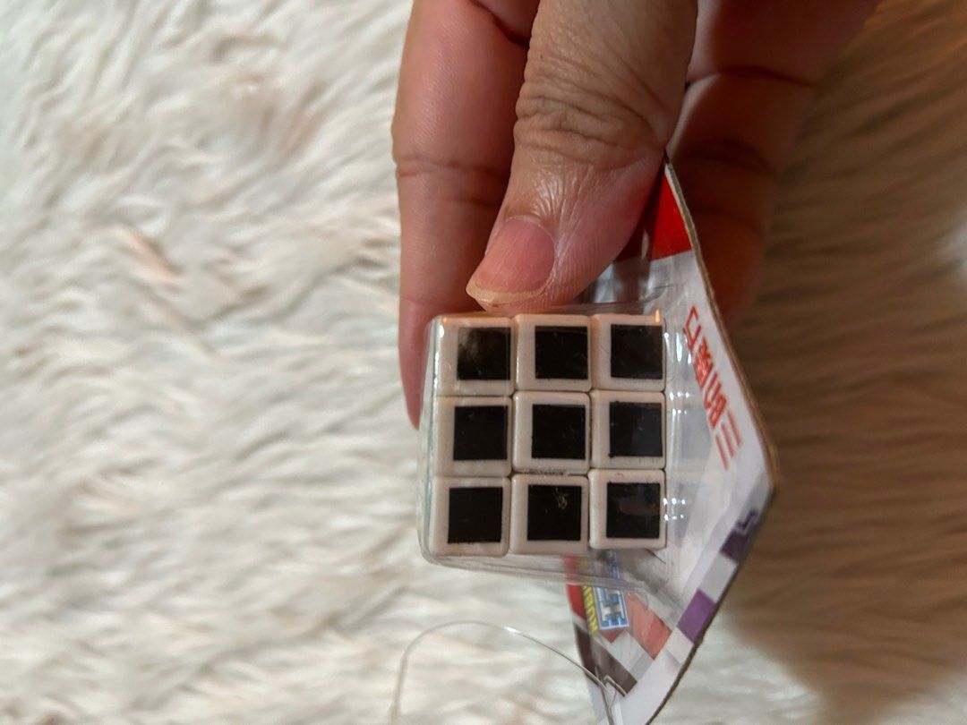 Rubiks Cube Key Ring*mbcr (Category: Board Games & Puzzles) located in Pasig City. Submitted by mixpicks (Listing ID 1332178973, Image 3). Description: .