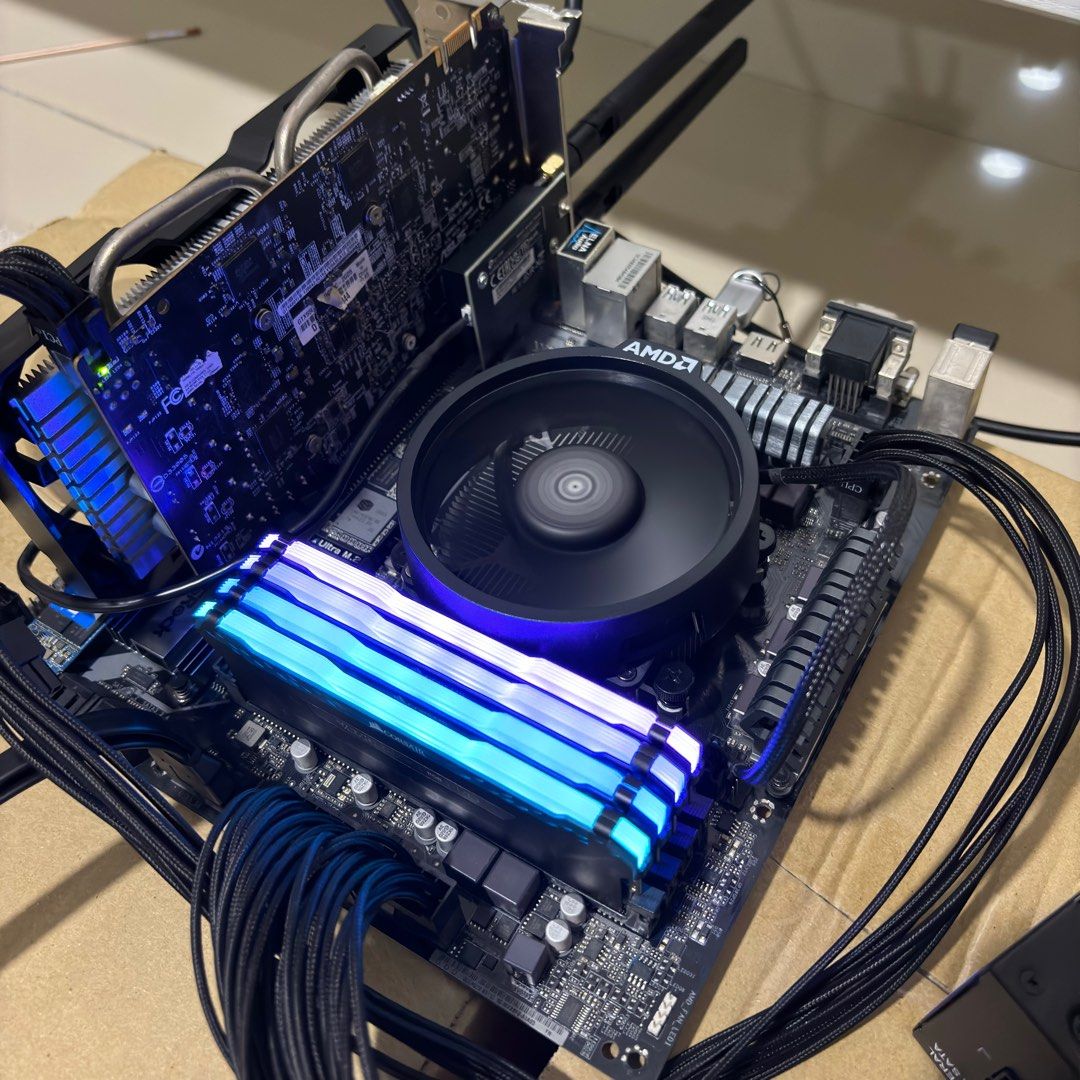 AMD Ryzen 5 2600 ASRock B450M Pro4 32GB DDR4 Corsair Vengeance RGB Pro TP Link Archer TX55E